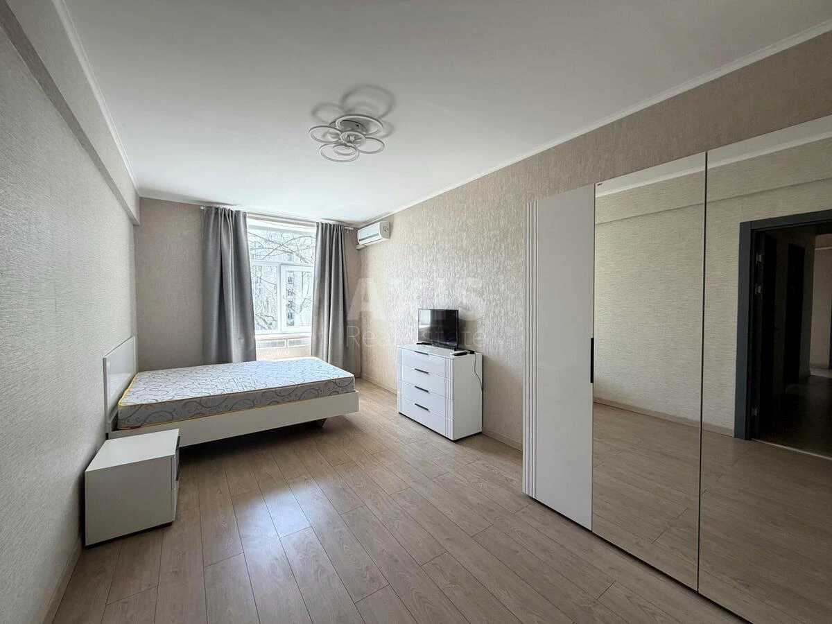 2k apartment vul. Zhyljans'ka 54694141