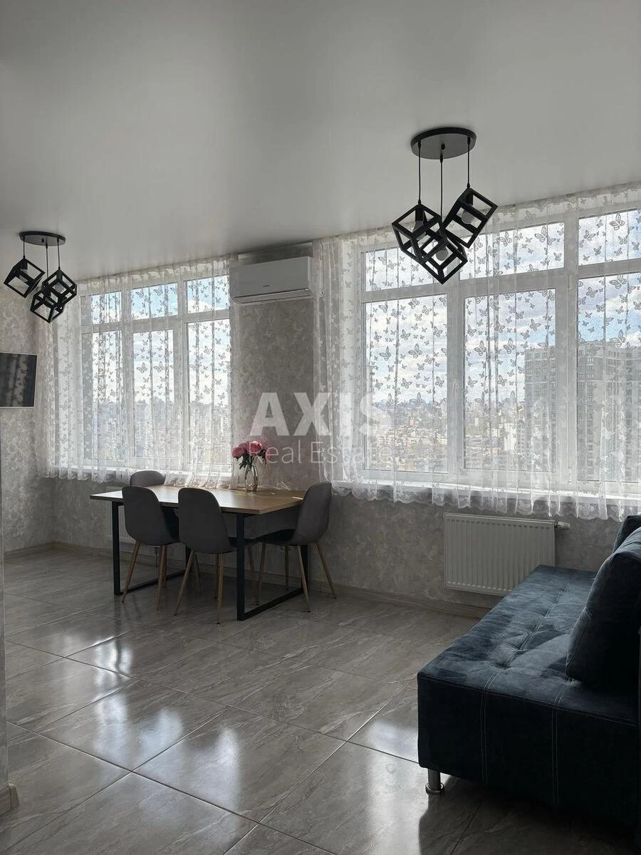 3k apartment vul. Brativ Chybinyeyevykh 8679801