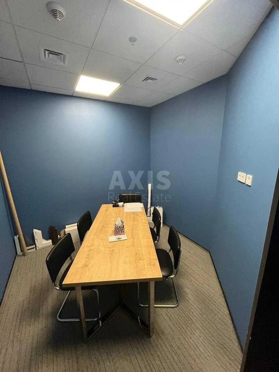 Office vul. Strutyns'kogo Sergija 13/15, 244m2666851