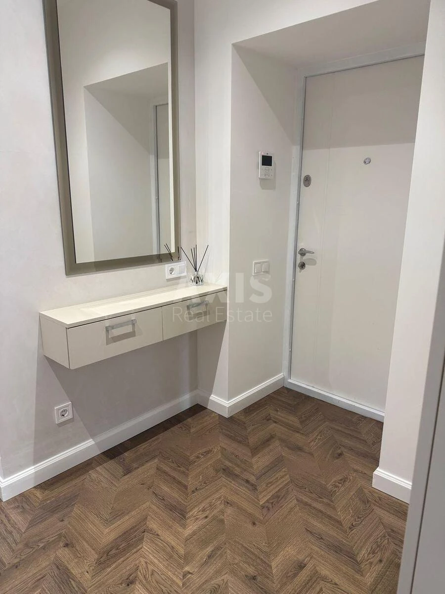 1k apartment nab. Dniprovs'ka 18А696596