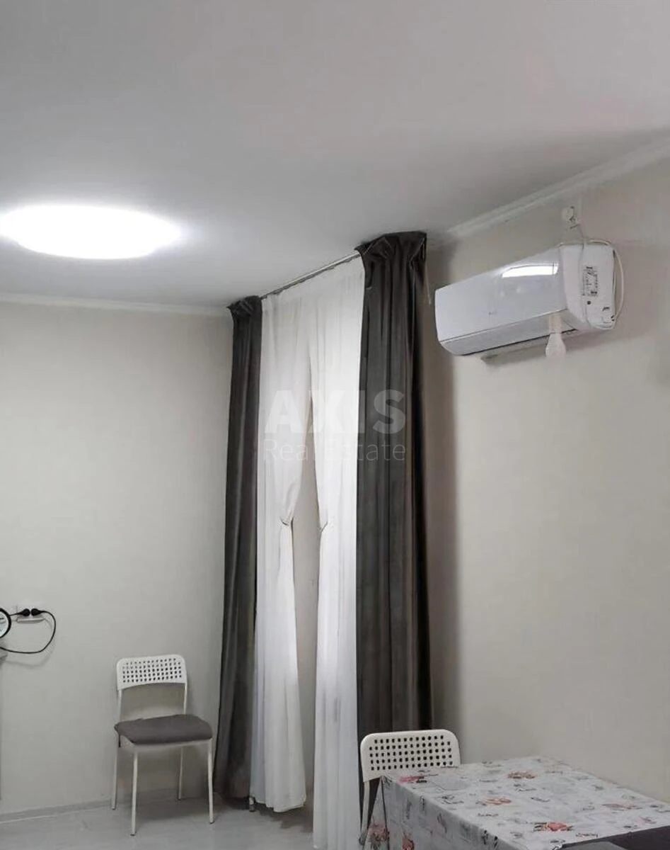 1k apartment pr-t Glushkova Akademika 6584540