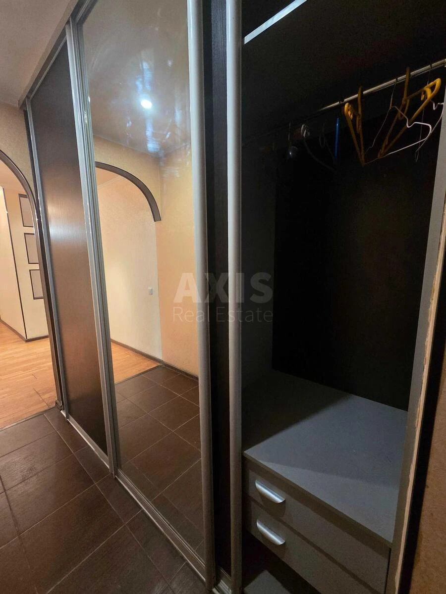 4k apartment vul. Novopol'ova 97А701037