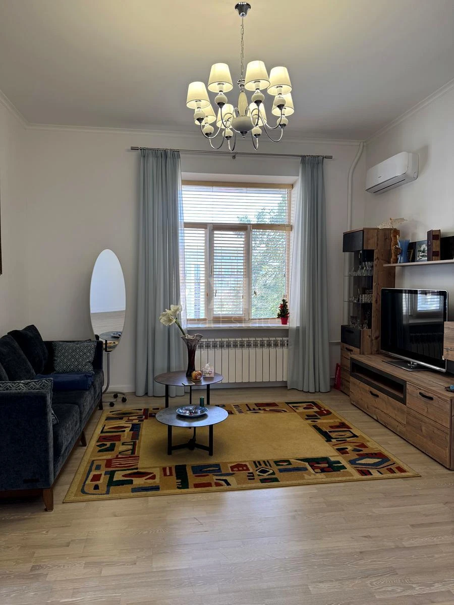 4k apartment vul. Kost'ol'na 15687185