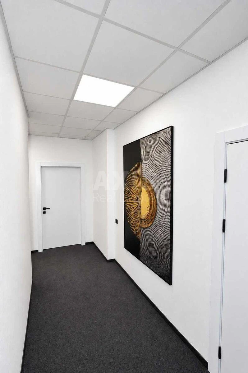 Office vul. Jevgena Konoval'cja 32А, 180m2719861