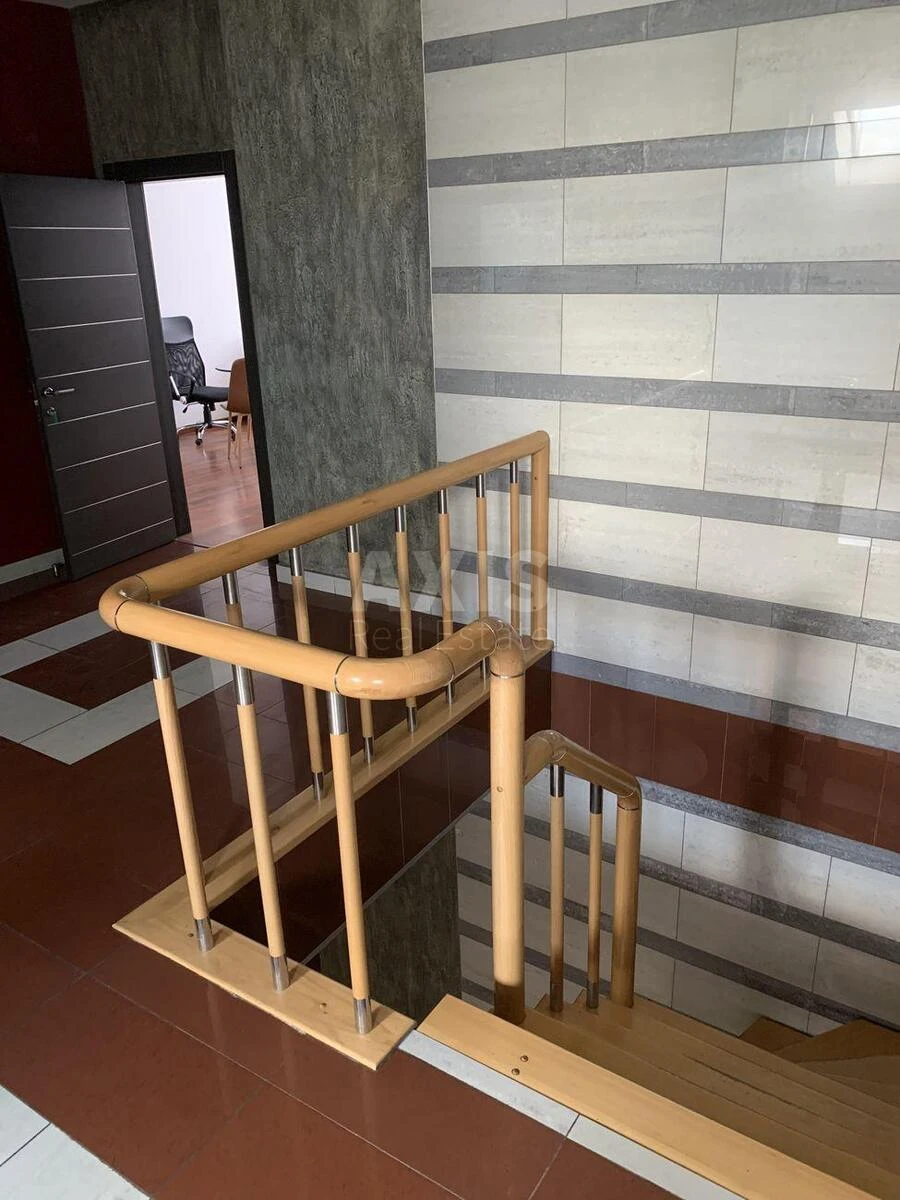 Office vul. Jevgena Konoval'cja 32А, 290m2708610
