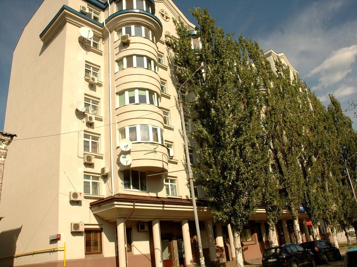 Office vul. Turivs'ka 31, 195m27117111