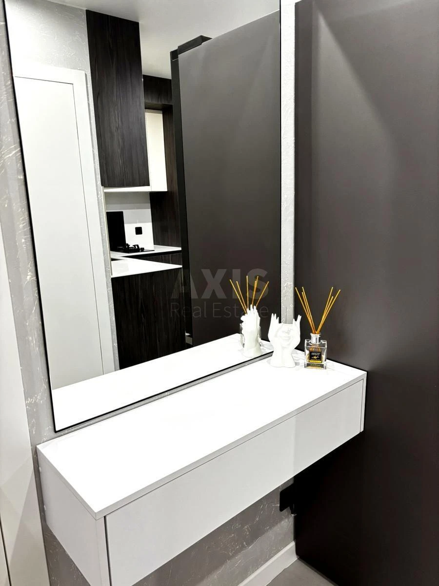 1k apartment vul. Akademika Jefremova 7А6681410