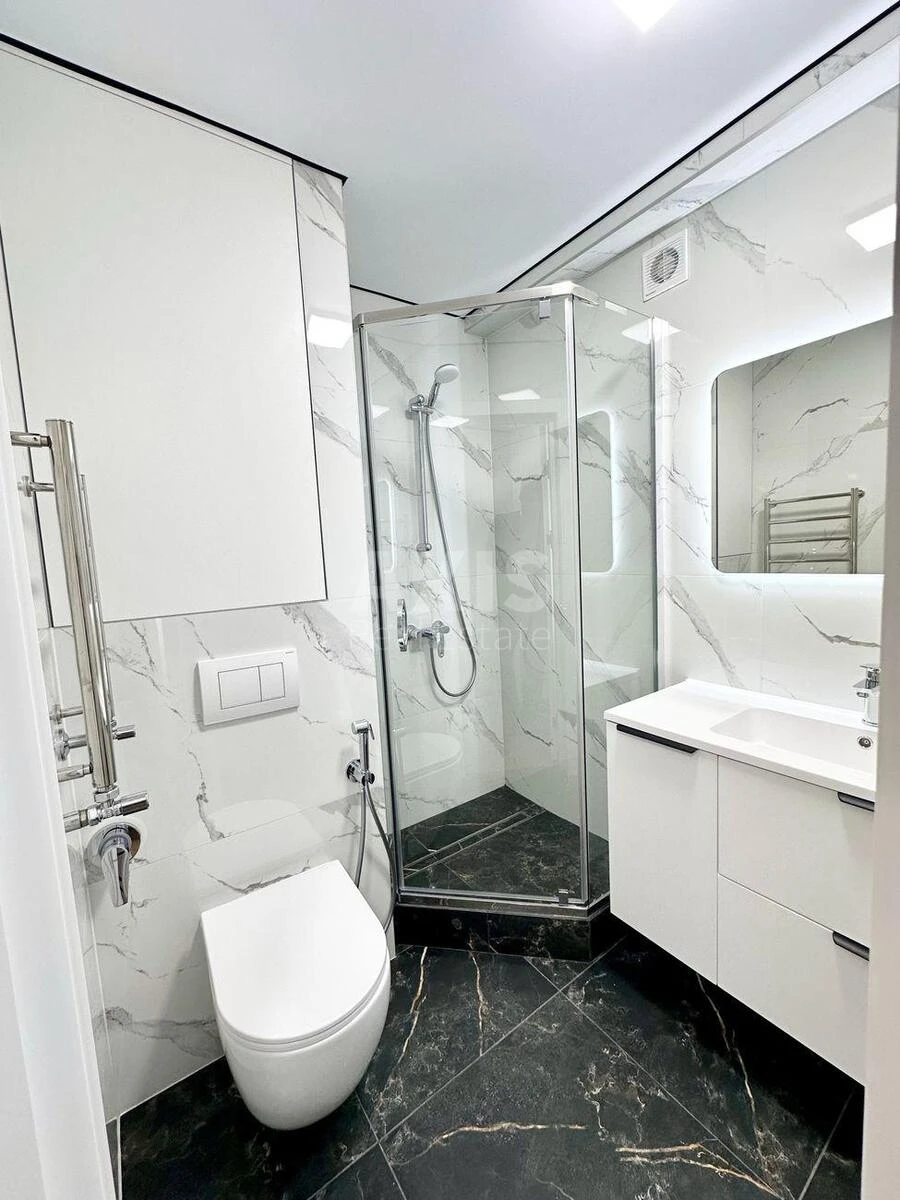 1k apartment pr-t Berestejskij 19714216