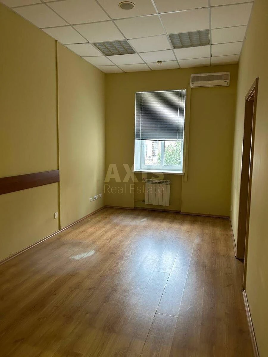 Office vul. Saksagans'kogo 111А, 697m2675953