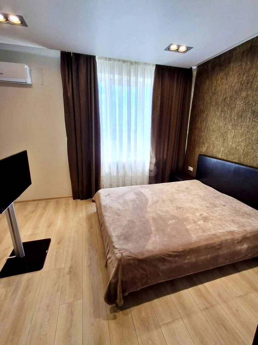 3k apartment vul. Staronavodnyc'ka 8Б639617