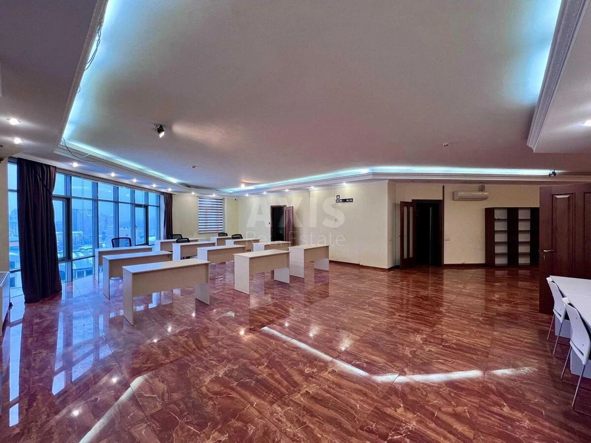 Office vul. Velyka Vasyl'kivs'ka 72, 194m266166