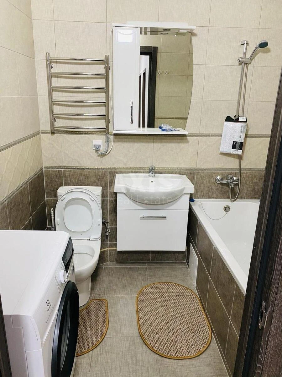 2k apartment pr-t Berestejskij 67678296