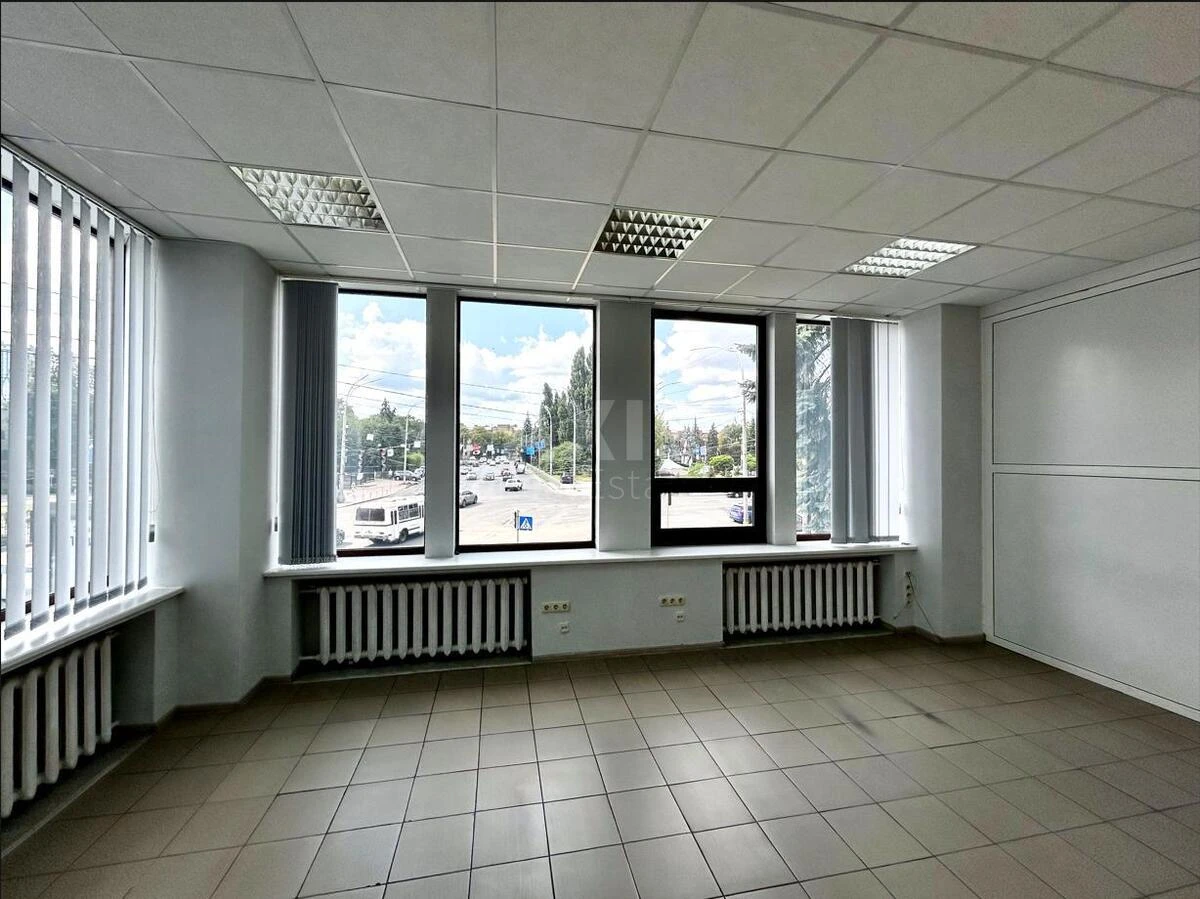 Office vul. Lypkivs'kogo Vasylja Mytropolyta 45, 150m2624230