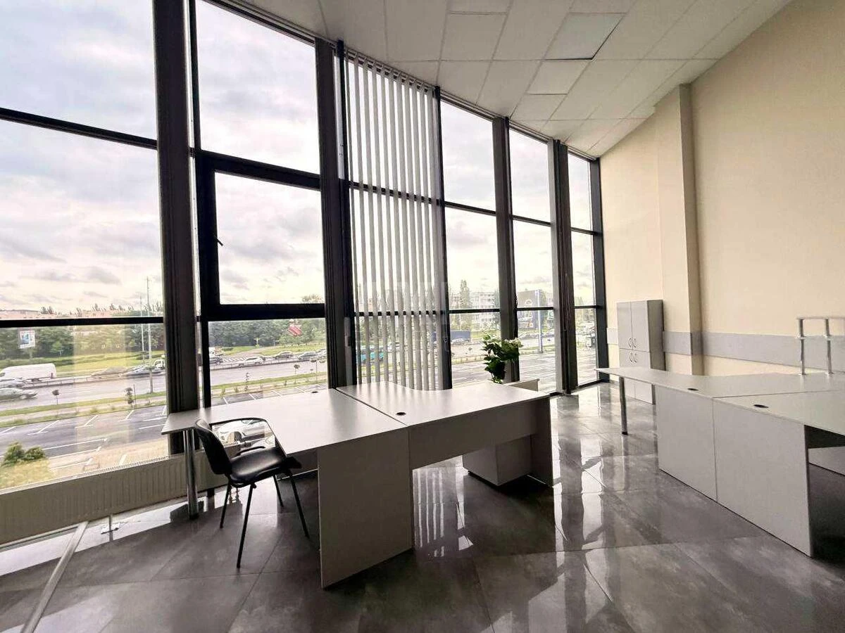 Office pr-t Bazhana Mykoly 17А, 365m27128011