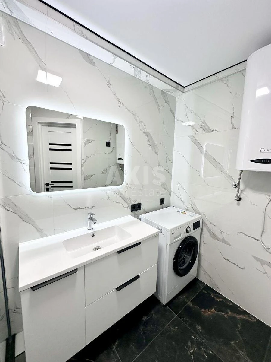 1k apartment pr-t Berestejskij 19714217