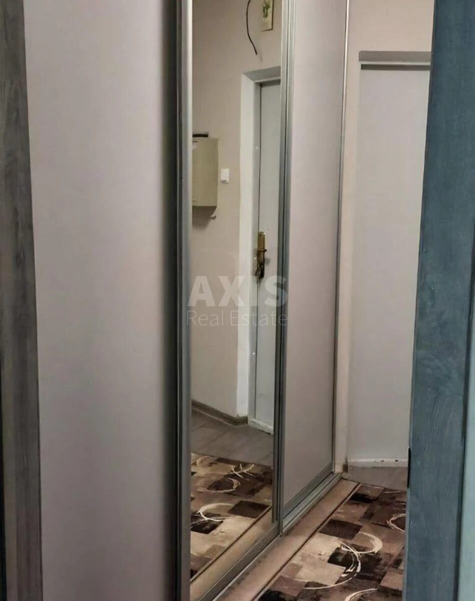 1k apartment pr-t Glushkova Akademika 6584542
