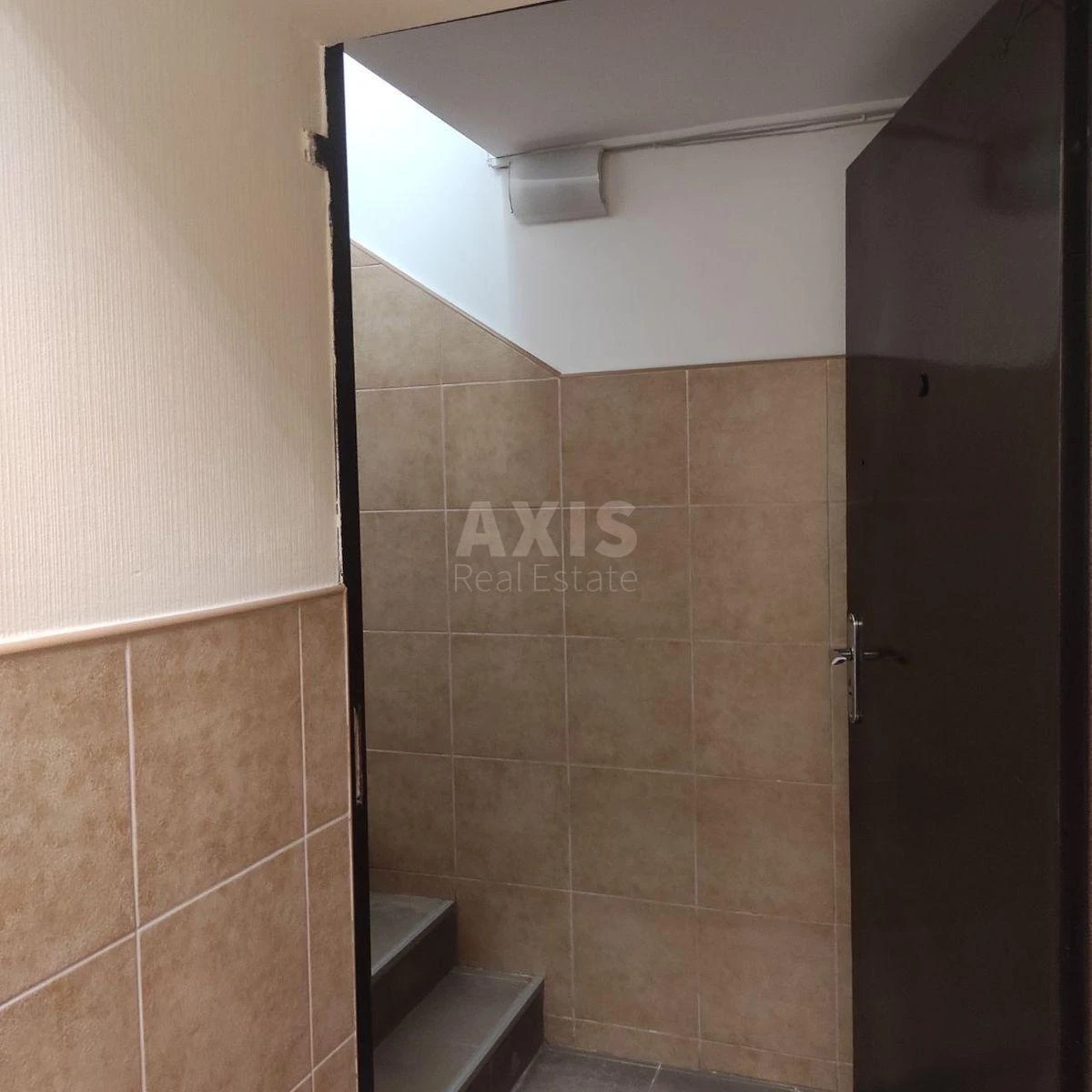 Office vul. Lypkivs'kogo Vasylja Mytropolyta 40, 45m25450110