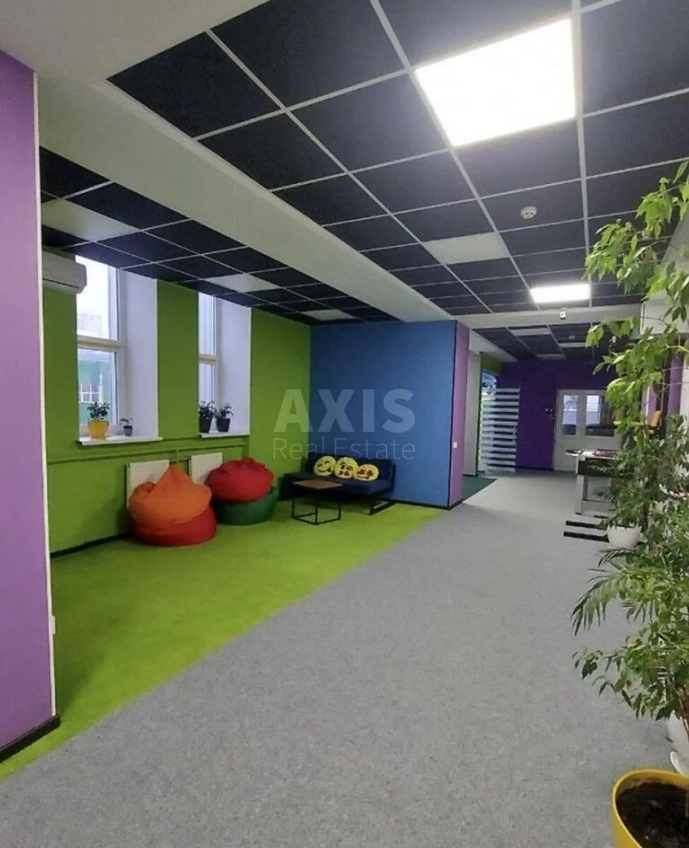 Office vul. Rostyslavska 11, 240m2