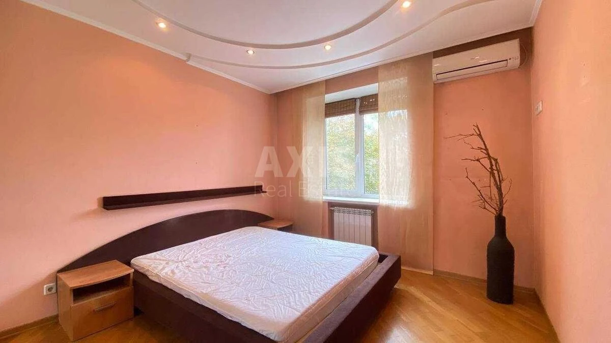 2k apartment vul. Kamjenjeva Komandarma 4А715953