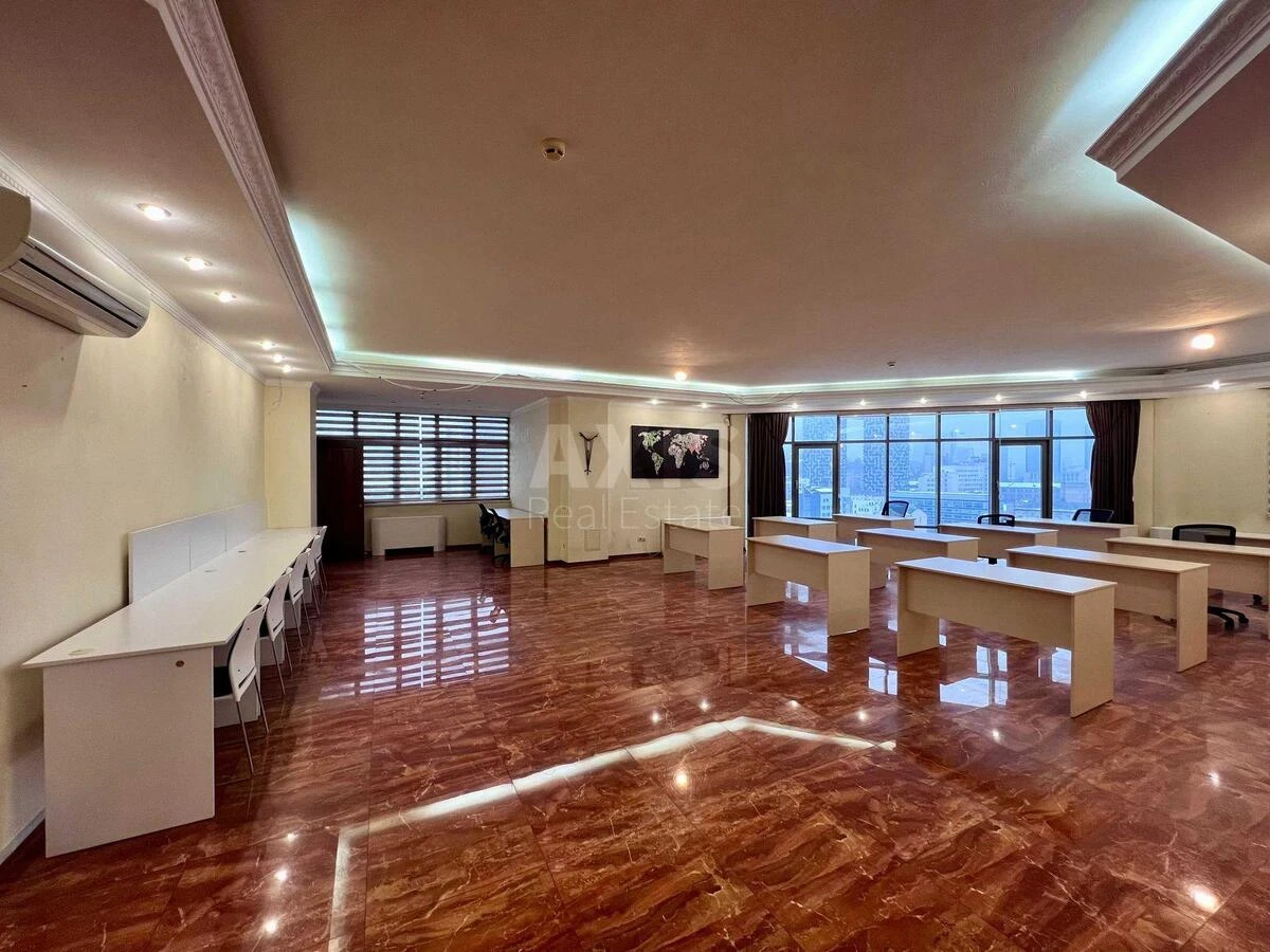 Office vul. Velyka Vasyl'kivs'ka 72, 194m2661663