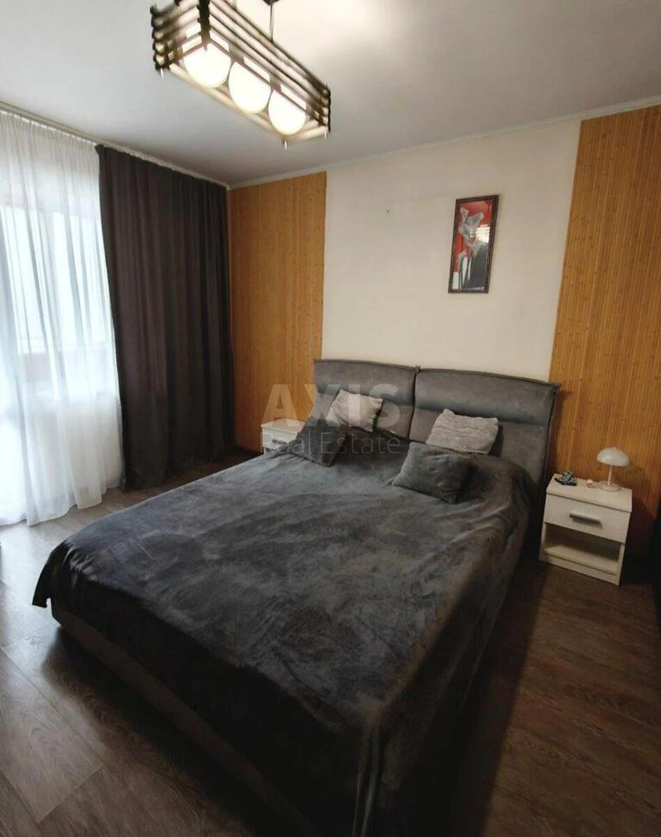 3k apartment pr-t Svobody 2695649