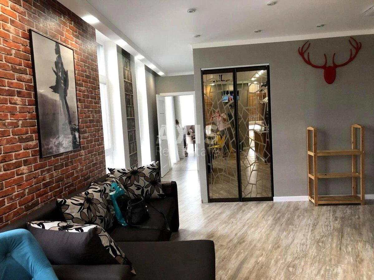 1k apartment vul. Rostyslavska 5B665771