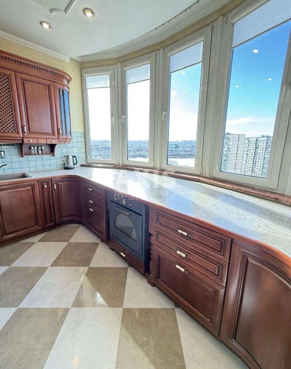 4k apartment pr-t Volodimira Іvasyuka 468259
