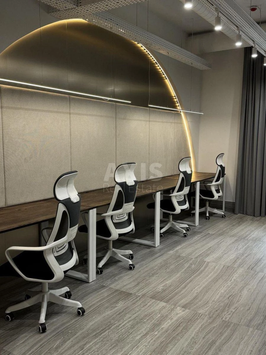 Office vul. Bul'varno-Kudrjavs'ka 15А, 202m2579781