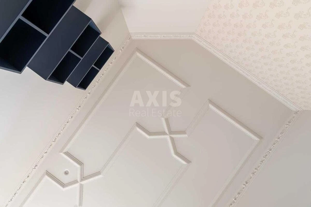 Office vul. Rustaveli Shota 15Б, 135m26720220