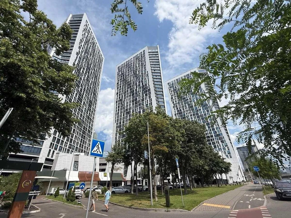 2k apartment pr-t Berestejskij 11657256