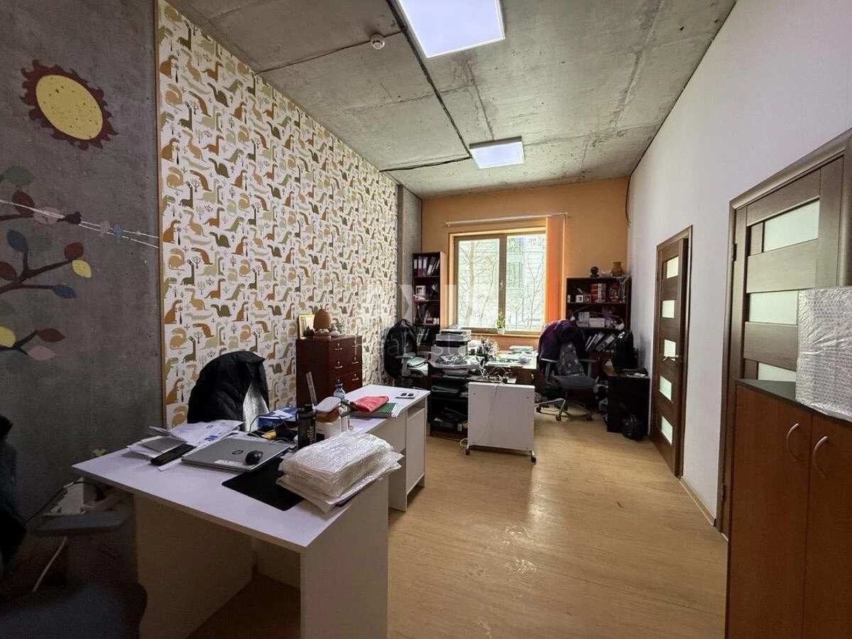 Office vul. Patriarha Mstyslava Skrypnyka 40, 166m27201411