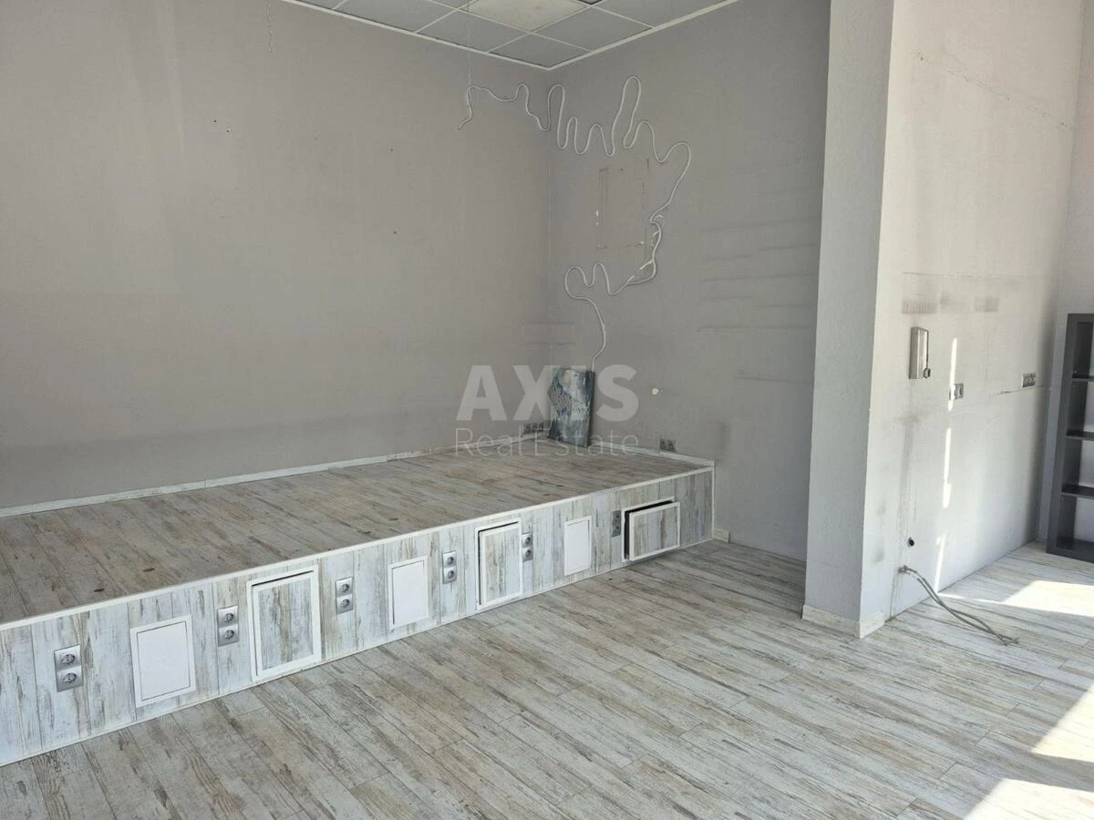 Объект торговли ул. Сверстюка Евгения 3Б, 61м26608920