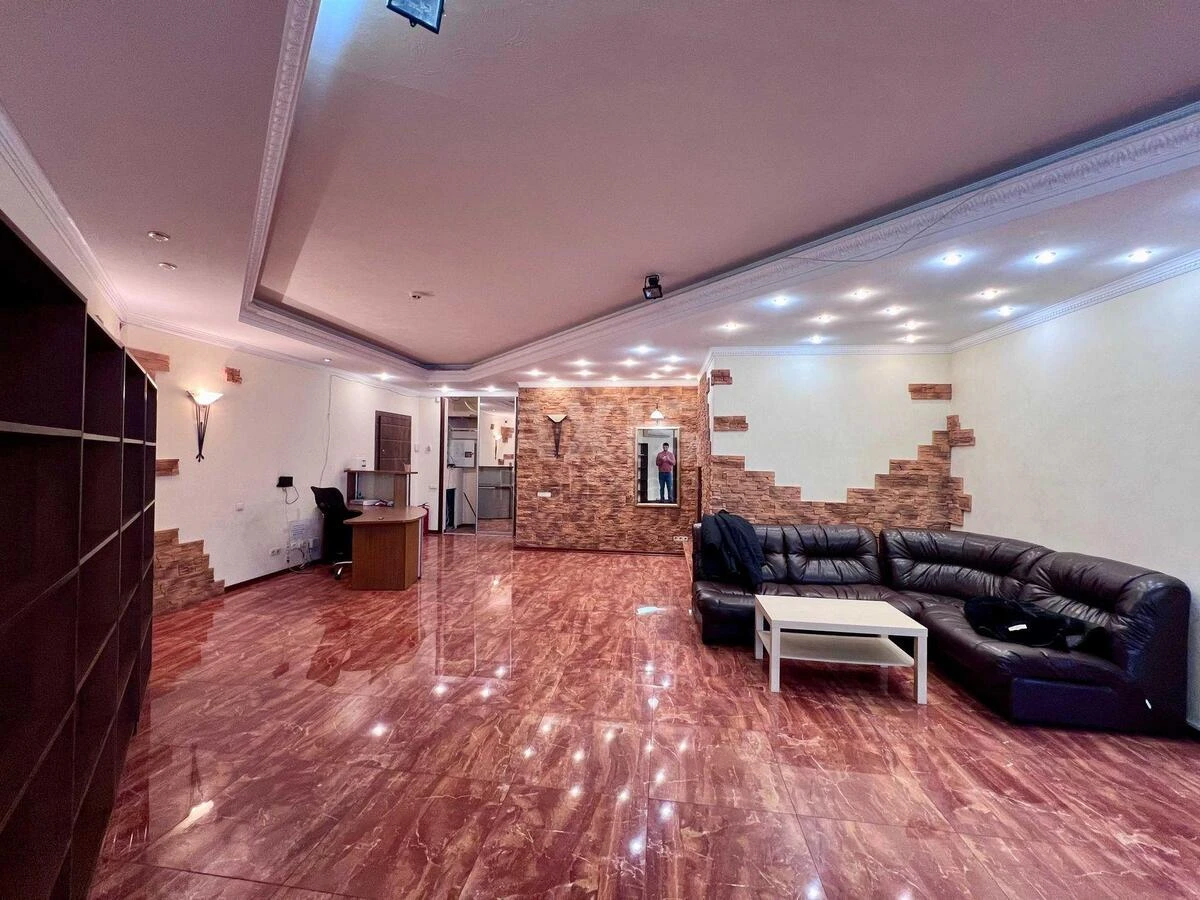 Office vul. Velyka Vasyl'kivs'ka 72, 194m2661660