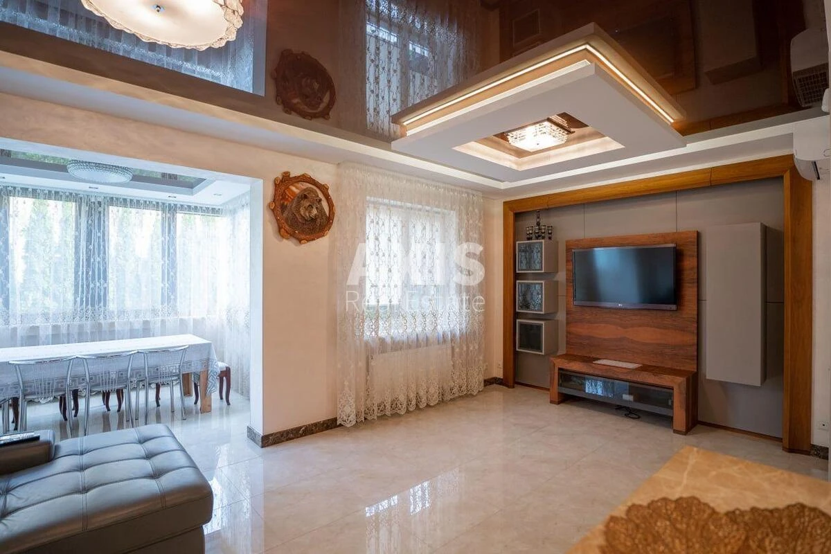 House vul. Red'chyns'ka, 200m2, Kyiv city608000