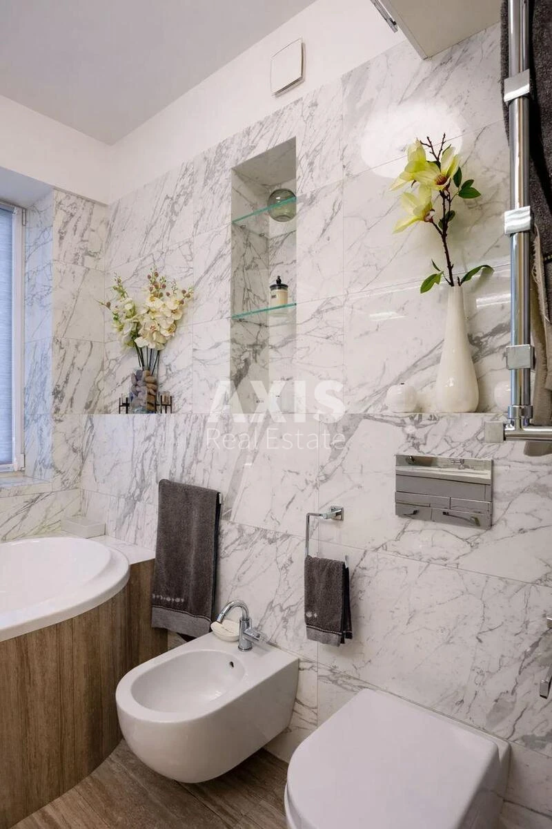 1k apartment vul. Lavrs'ka 8650948