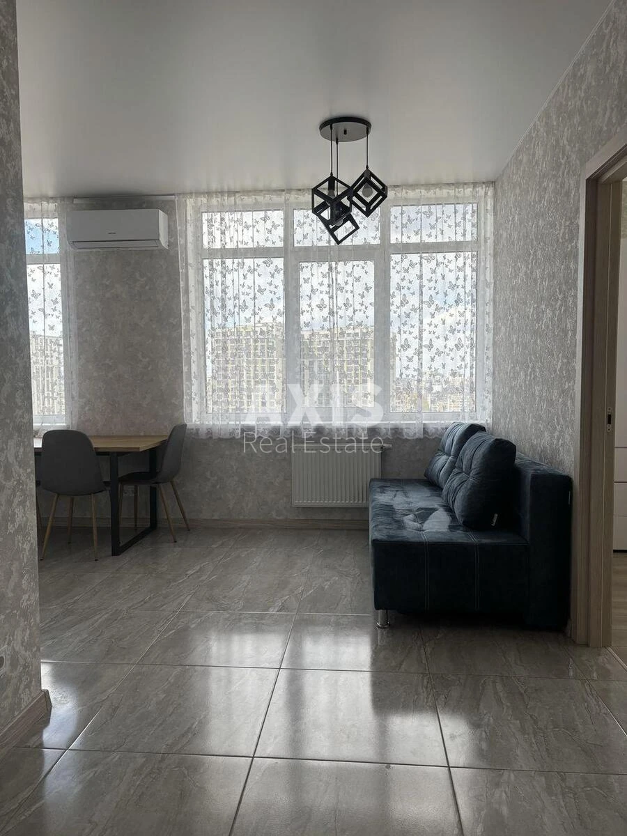 3к квартира ул. Братьев Чибинеевых 8679804