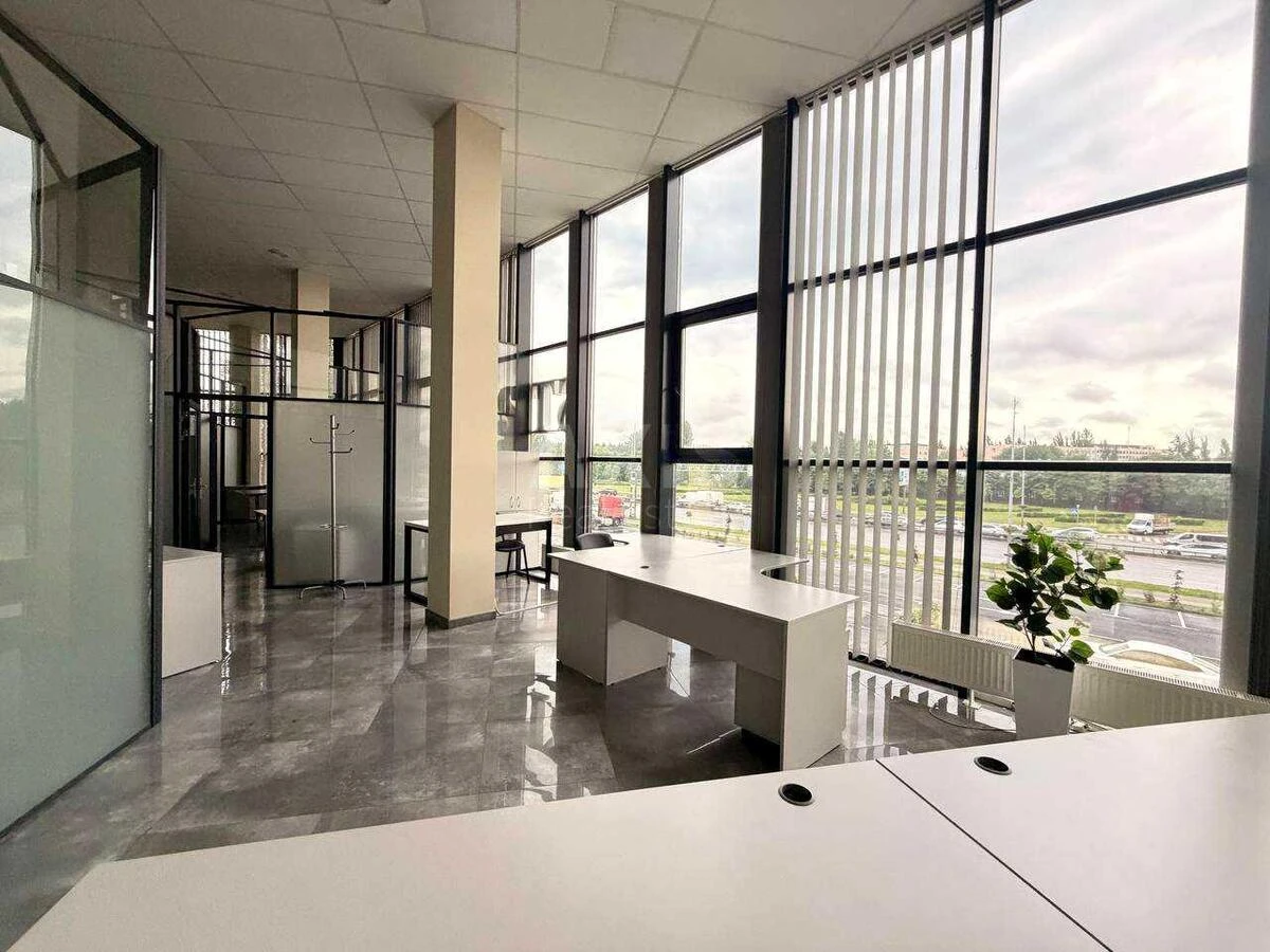 Office pr-t Bazhana Mykoly 17А, 365m27128012