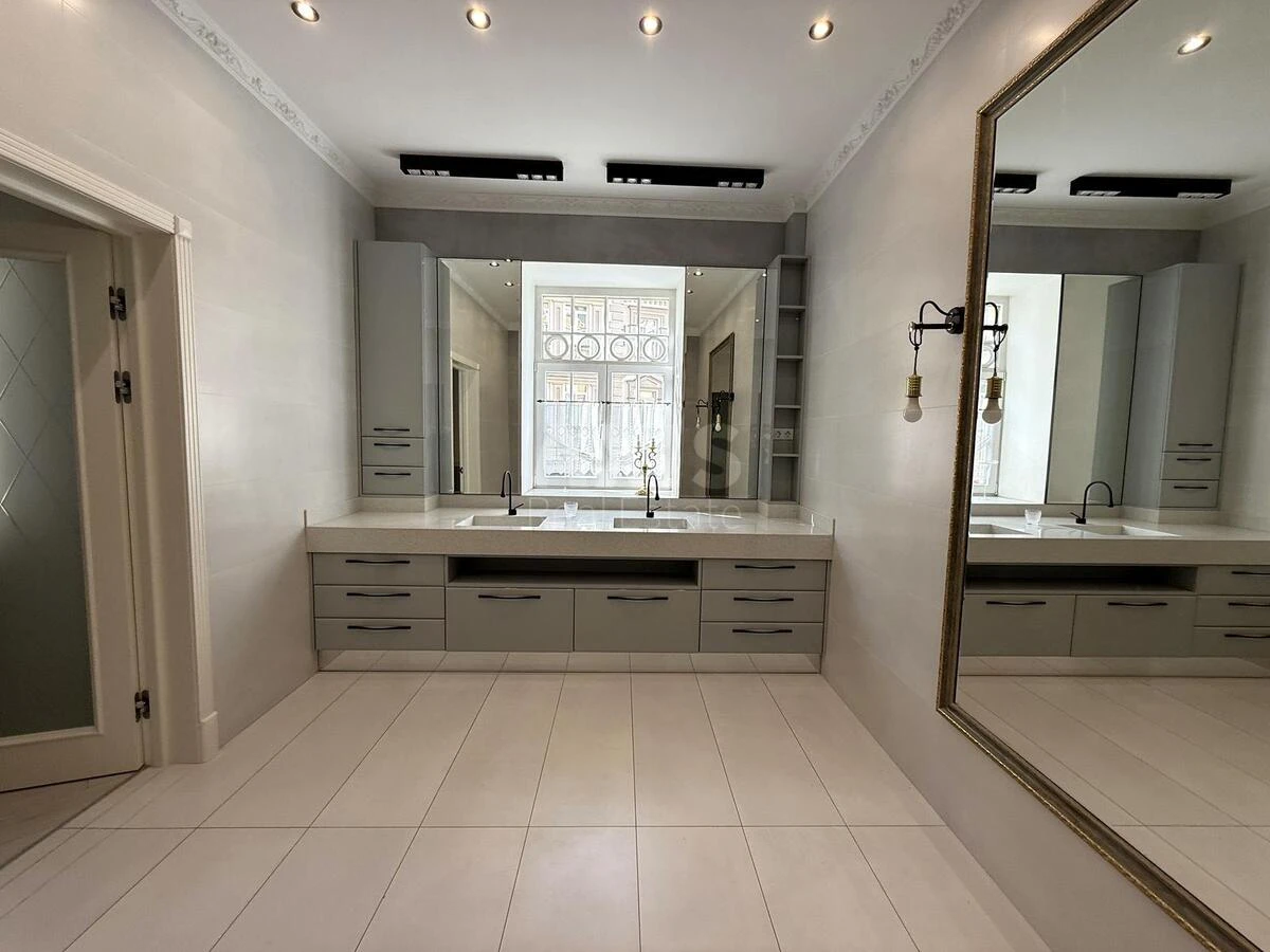 2k apartment vul. Vozdvyzhens'ka 20А7024113
