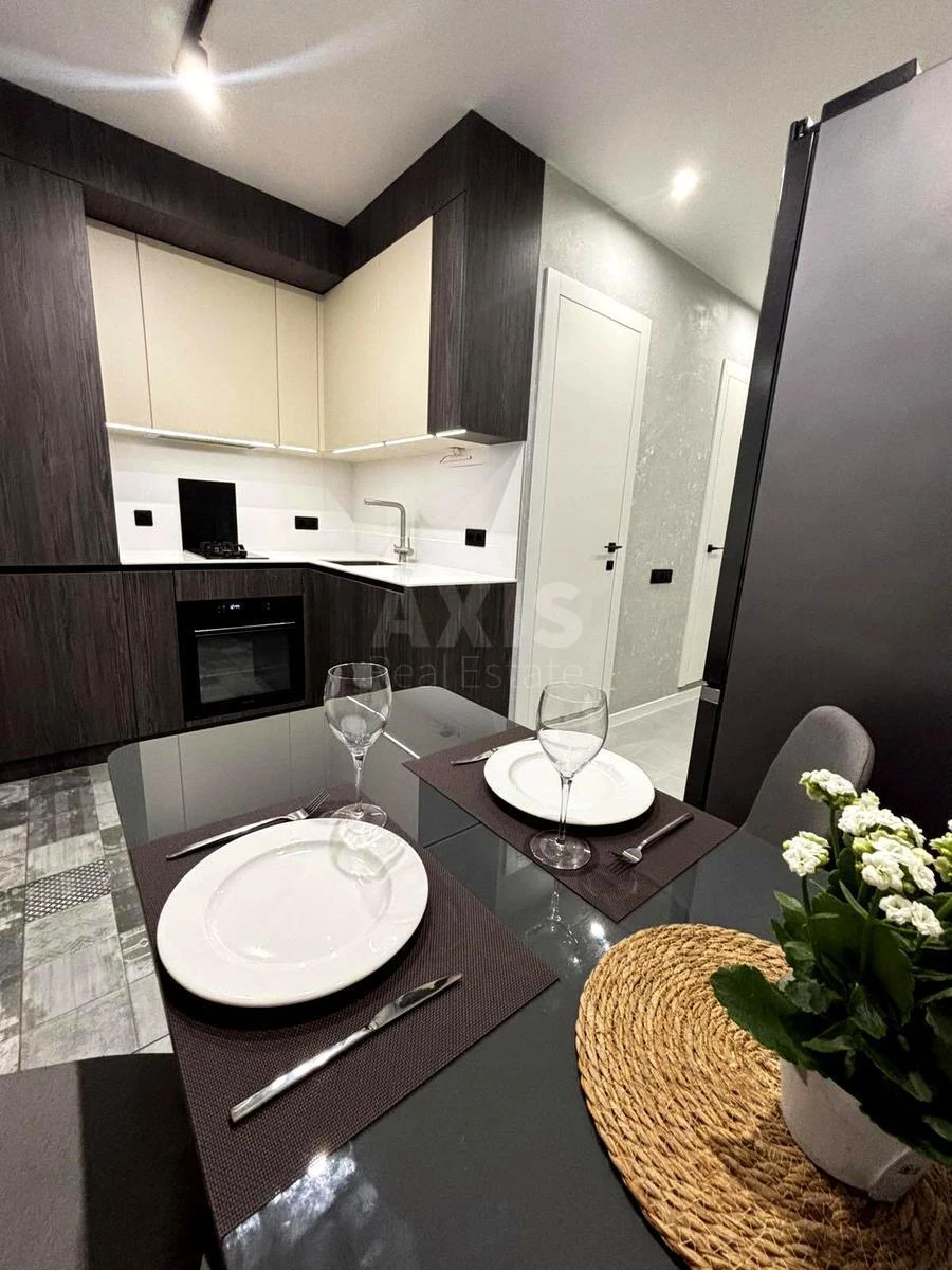 1k apartment vul. Akademika Jefremova 7А6681412