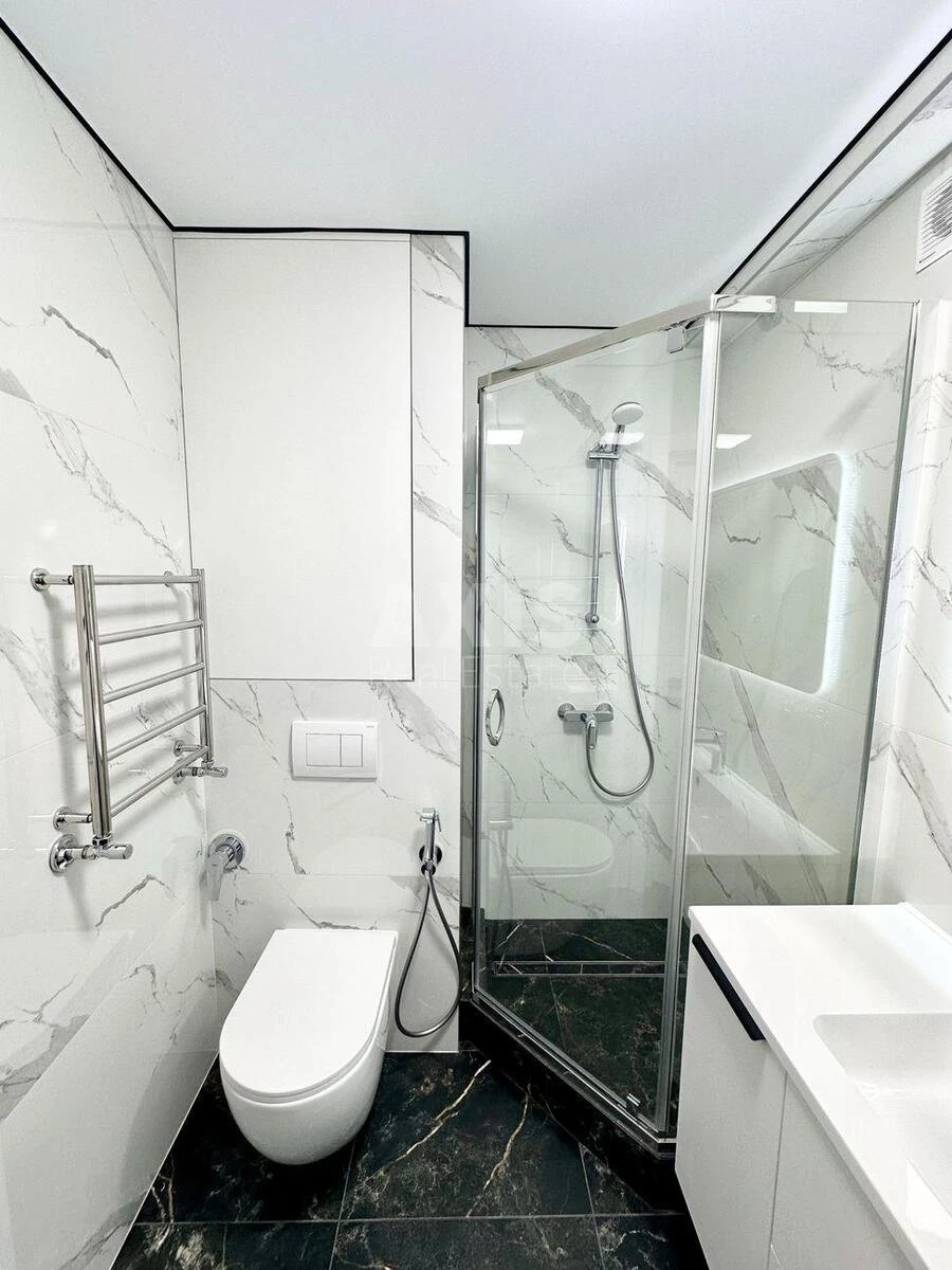 1k apartment pr-t Berestejskij 19714218