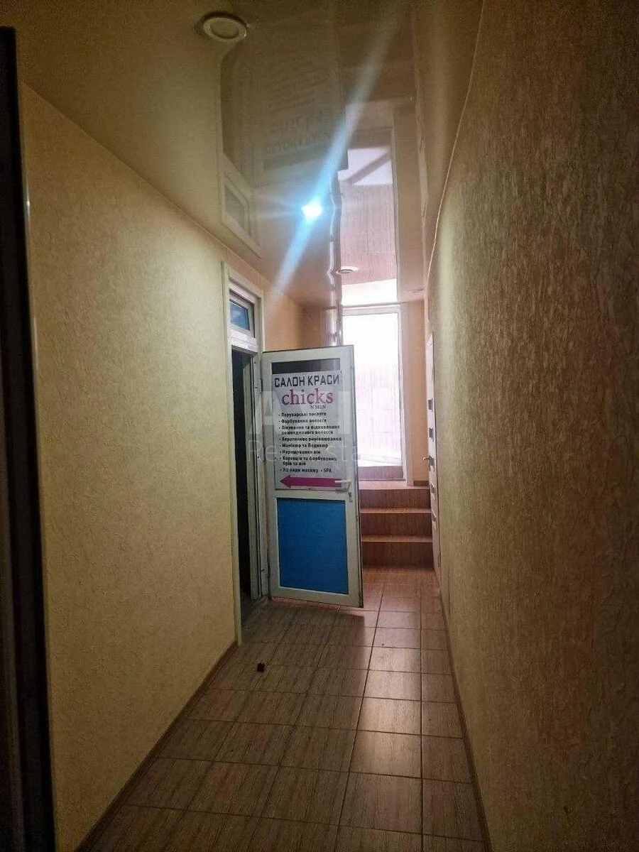 Объект торговли пр-т Тычины Павла 7, 330м2700344
