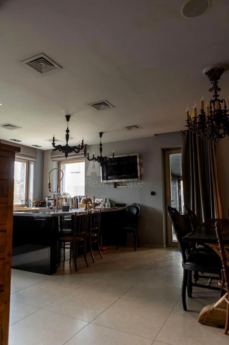 Дoм ул. Радченко Петра, 397м2, город Киев6549213