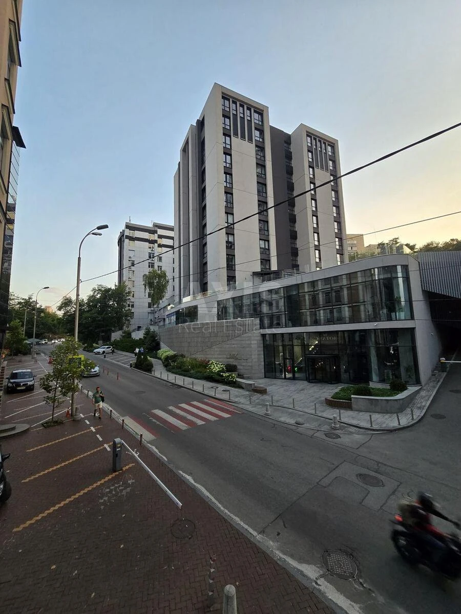 Объект торговли ул. Болсуновская 21, 82м26748213