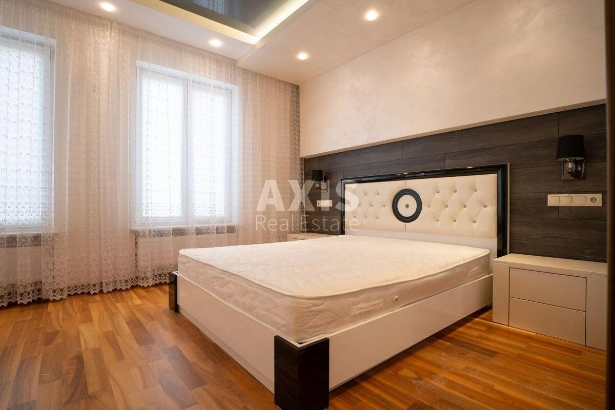 House vul. Red'chyns'ka, 200m2, Kyiv city608001