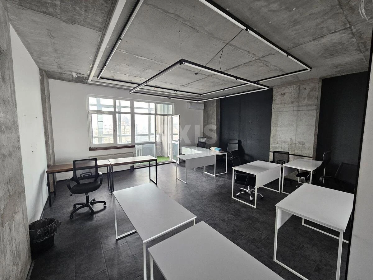 Office vul. Jevgena Konoval'cja 44А, 327m2662283