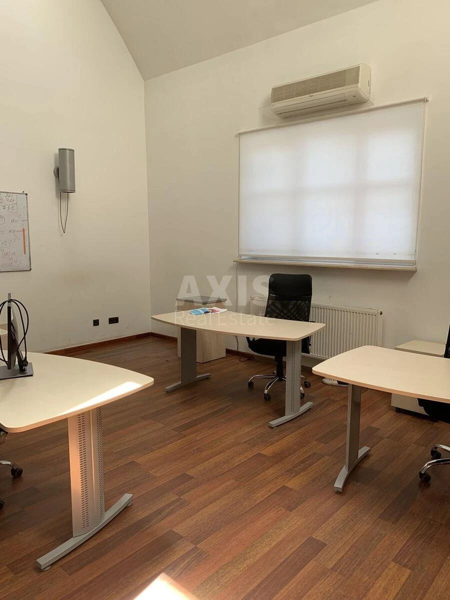 Office vul. Jevgena Konoval'cja 32А, 290m2708613