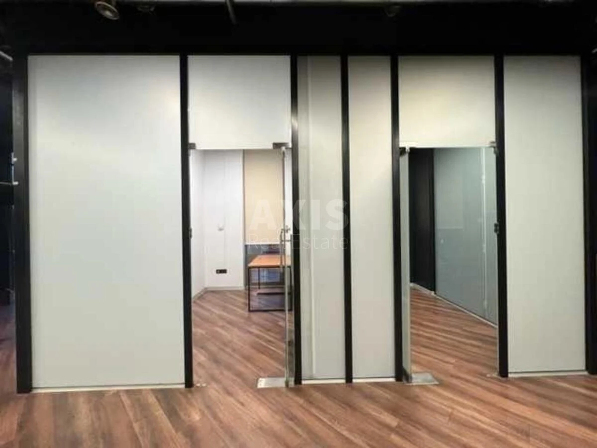 Office vul. Velyka Vasyl'kivs'ka 72, 322m2697237