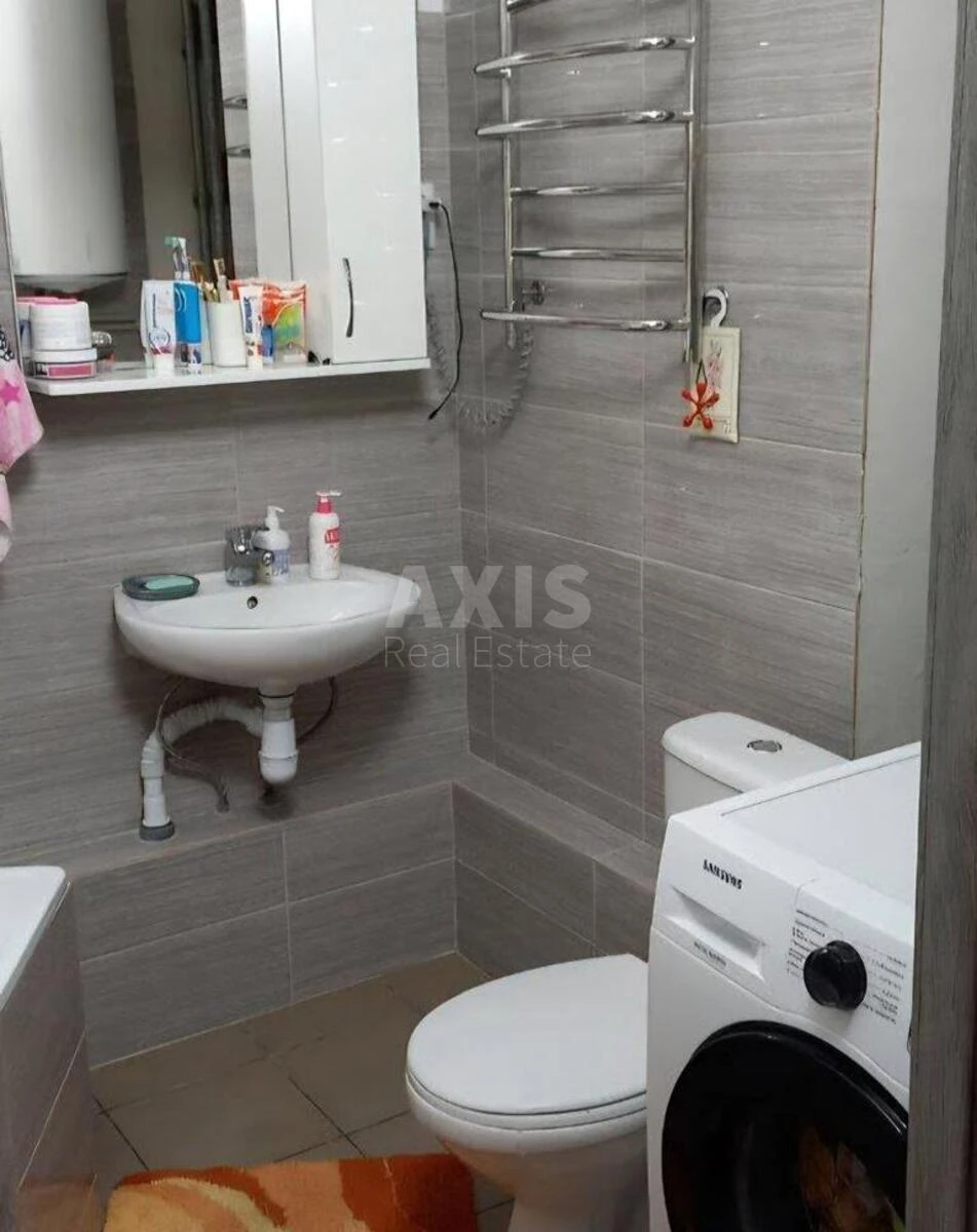 1k apartment pr-t Glushkova Akademika 6584544