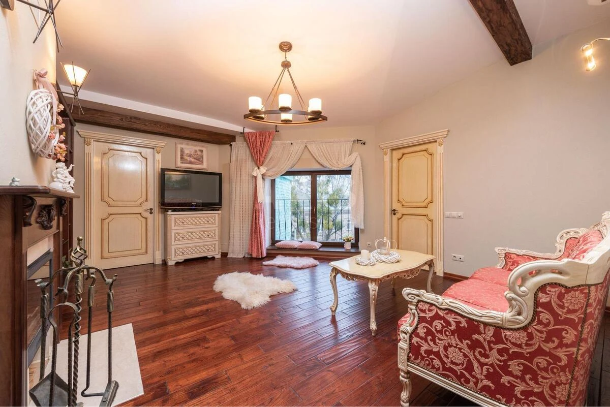 5k apartment vul. Antonovycha 87009020