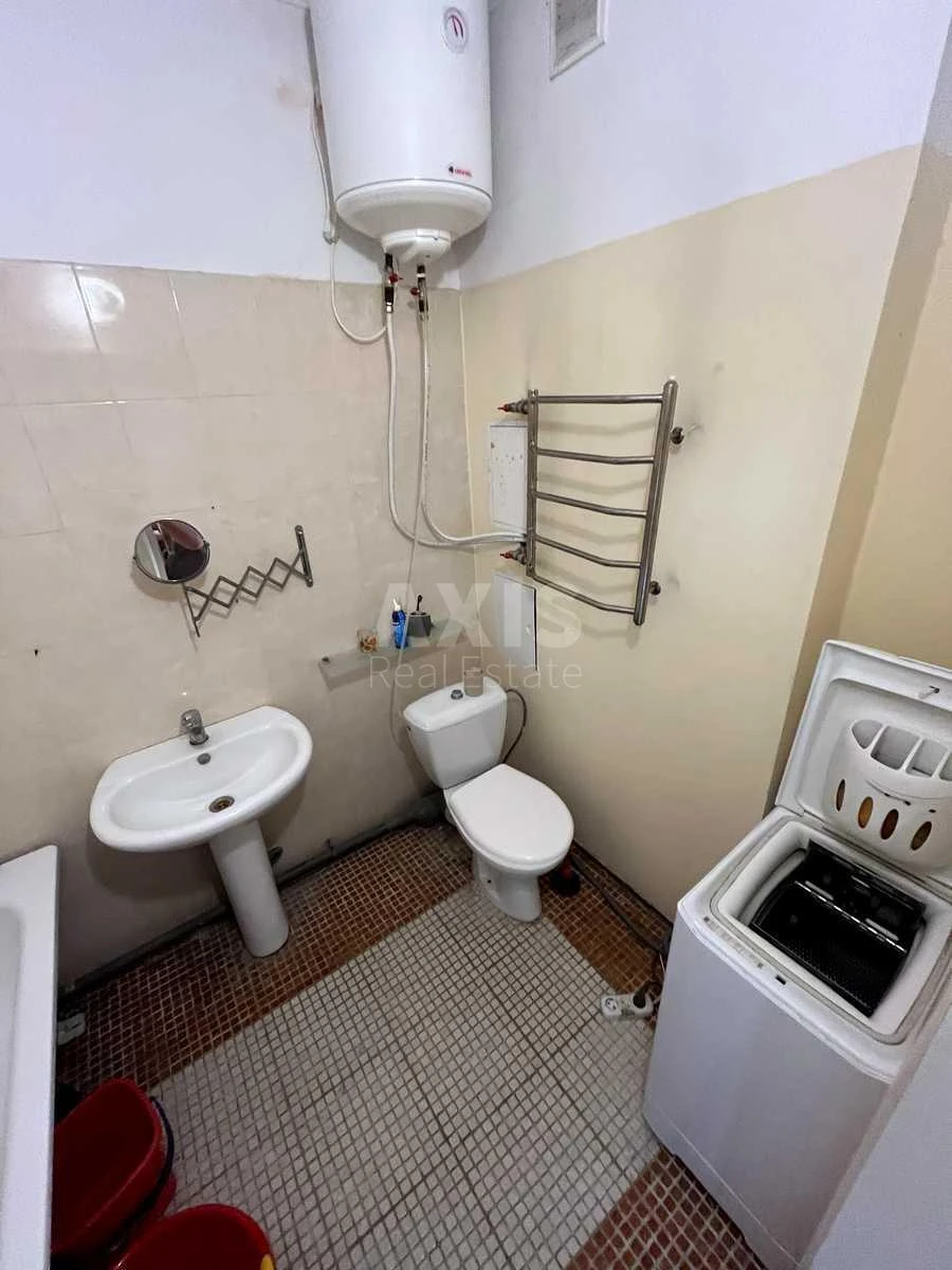 1k apartment vul. Ahmatovoi' Anny 35А704322